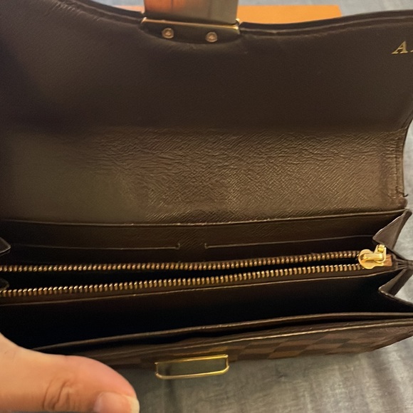 Louis Vuitton wallet/sling - Picture 5 of 11